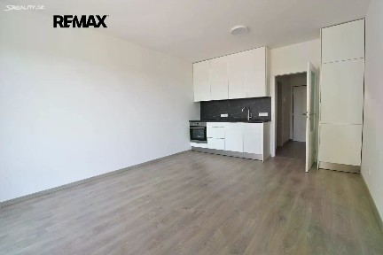 Pronájem bytu 1+kk 30 m² Za černým mostem, Praha - Hloubětín