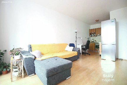 Pronájem bytu 1+kk 35 m² Rižská, Praha - Hostivař