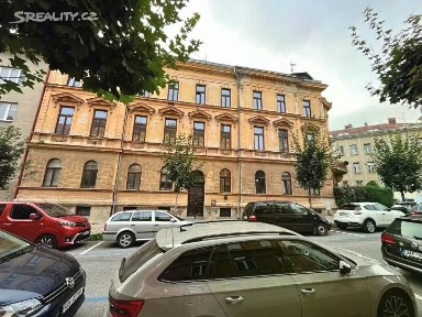 Jihlava, Bezručova
