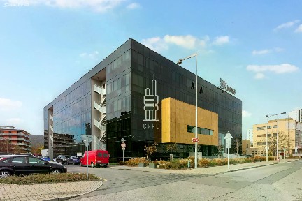 Pronájem kanceláře 744 m²