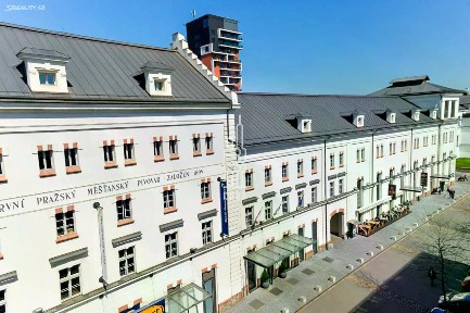 Pronájem kanceláře 1050 m²