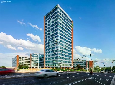 Pronájem kanceláře 444 m²