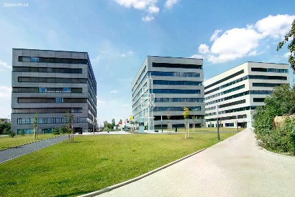 Pronájem kanceláře 322 m²