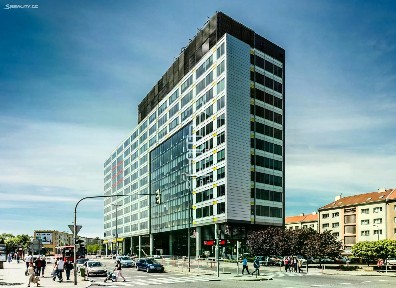 Pronájem kanceláře 733 m²