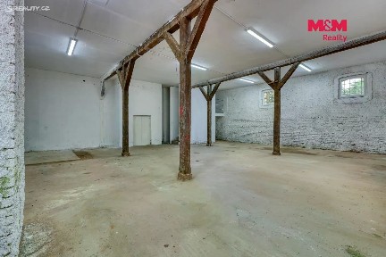 Pronájem skladového prostoru 128 m²
