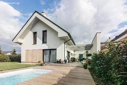 Prodej rodinného domu 212 m², pozemek 736 m² Všestudy