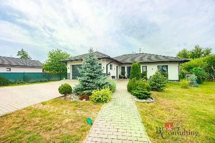 Prodej rodinného domu 163 m², pozemek 871 m² Sportovní, Horoušany
