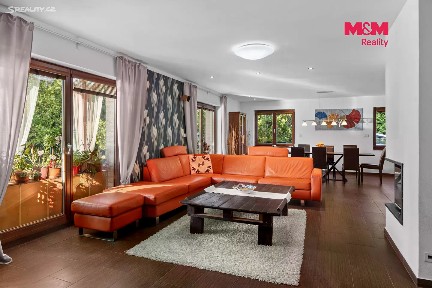 Prodej rodinného domu 305 m², pozemek 912 m² Hradečno