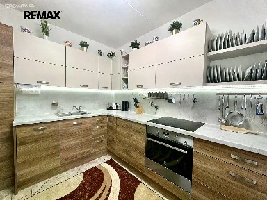 Prodej bytu 3+1 58 m² Veltruská, Praha - Prosek
