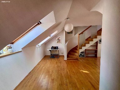 Prodej bytu 4+1 138 m² Holečkova, Praha - Smíchov