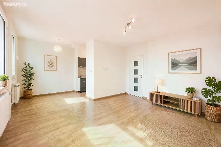Prodej bytu 3+1 76 m² Poznaňská, Praha