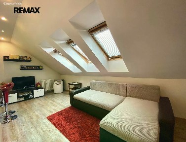 Prodej bytu 1+kk 27 m² Nad Konvářkou, Praha - Radlice