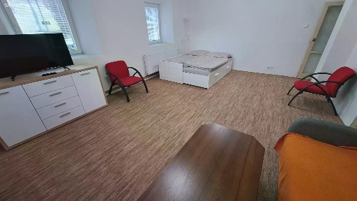 Pronájem bytu 2+1 72 m² Číčovice