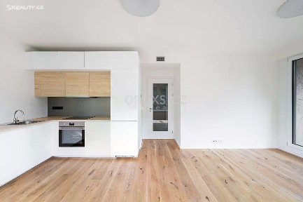 Pronájem bytu 2+kk 56 m² U Komína, Praha - Radlice
