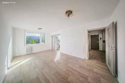 Pronájem bytu 3+1 70 m² Pod Zámečkem, Hradec Králové - Nový Hradec Králové
