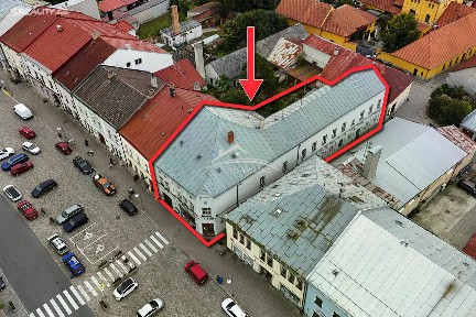 Husovo náměstí, Polná