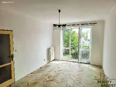 Prodej bytu 1+1 38 m² Na hroudě, Praha - Strašnice