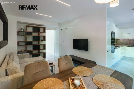 Prodej bytu 2+kk 52 m² Jabloňová, Praha - Záběhlice