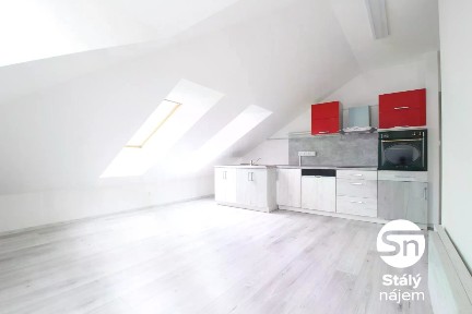 Pronájem bytu 3+1 78 m² Slepá, Milovice - Mladá