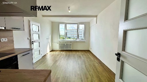 Pronájem bytu 2+kk 39 m² Sládkovičova, Praha - Krč