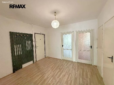 Pronájem bytu 2+1 70 m² Sámova, Praha - Vršovice