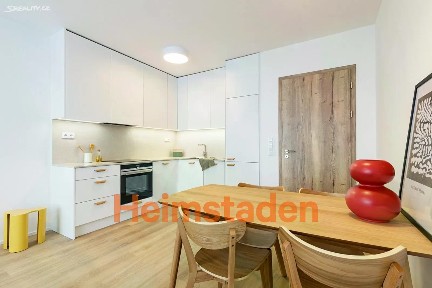 Pronájem bytu 2+kk 61 m² Vrbenského, Praha - Holešovice