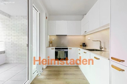 Pronájem bytu 2+kk 53 m² U Pergamenky, Praha - Holešovice