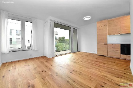 Pronájem bytu 2+kk 47 m² U Komína, Praha - Radlice