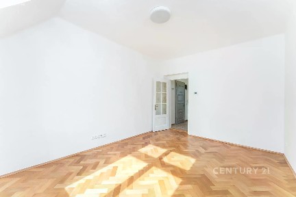 Pronájem bytu 2+kk 46 m² Velvarská, Praha - Dejvice