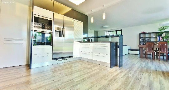 Pronájem rodinného domu 207 m², pozemek 1077 m² Ulička, Moravské Knínice