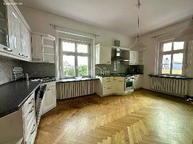 Prodej vily 626 m², pozemek 618 m² Holečkova, Chomutov