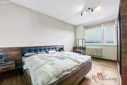 Pronájem bytu 3+kk 74 m² Pod Zámečkem, Hradec Králové - Nový Hradec Králové