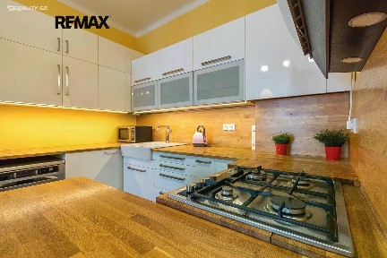Pronájem bytu 2+kk 56 m² Škroupova, Hradec Králové