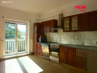 Pronájem bytu 2+1 80 m² Husovo náměstí, Náchod