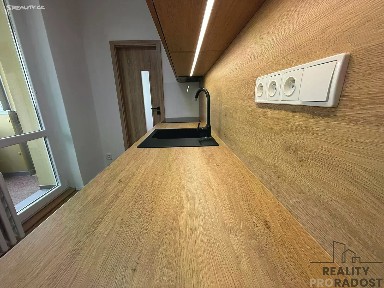 Pronájem bytu 2+1 50 m² St. Živného, Mikulov