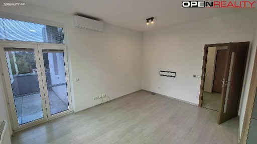 Břeclav, Bratislavská, 27