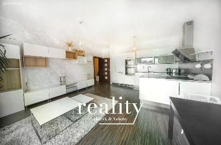 Pronájem bytu 3+kk 71 m² Česká