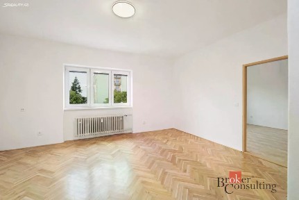Prodej bytu 3+1 78 m² Nepomucká, Plzeň - Koterov