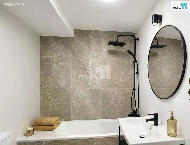 Prodej bytu 3+kk 72 m² Českobrodská, Praha - Hrdlořezy