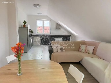 Pronájem bytu 4+kk 106 m²