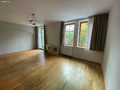 Pronájem bytu 3+1 91 m² Rybalkova, Praha - Vršovice