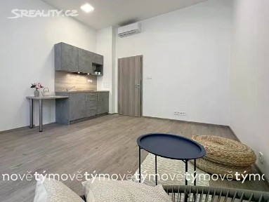Pronájem bytu 1+kk 31 m² Sladkovského, Pardubice - Zelené Předměstí