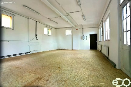 Pronájem kanceláře 300 m²