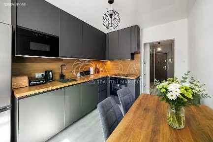 Prodej bytu 2+1 56 m² Na Rokytce, Praha - Libeň