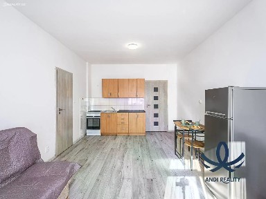 Pronájem bytu 1+kk 32 m² Slepá, Milovice - Mladá