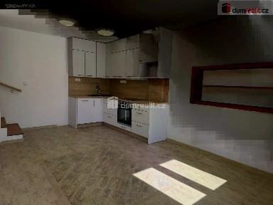 Pronájem bytu 3+kk 74 m² Straky