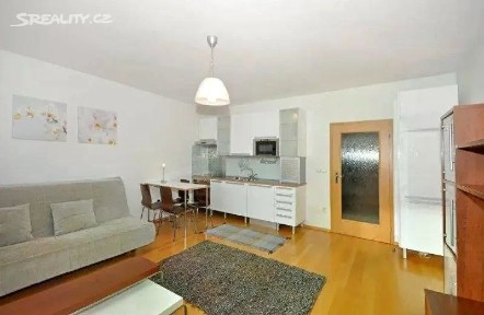 Pronájem bytu 1+kk 38 m² Vinohradská, Praha - Strašnice