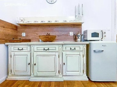 Pronájem bytu 1+kk 30 m² Rubešova, Praha - Vinohrady