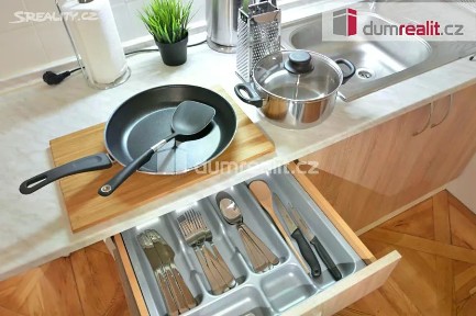 Pronájem bytu 2+kk 42 m² Svornosti, Praha - Smíchov