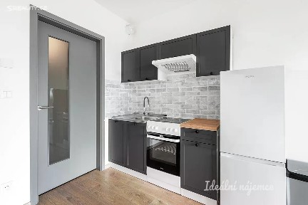 Pronájem bytu 1+kk 33 m² Jáchymovská, Praha - Řeporyje